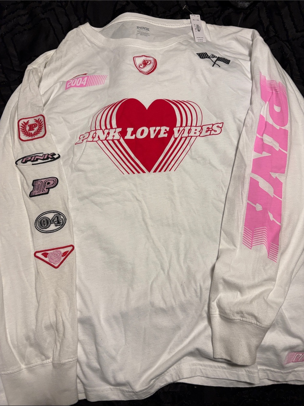 Xl PINK Victoria's Secret White Long-Sleeve 'Love Vibes' Heart Graphic Tee